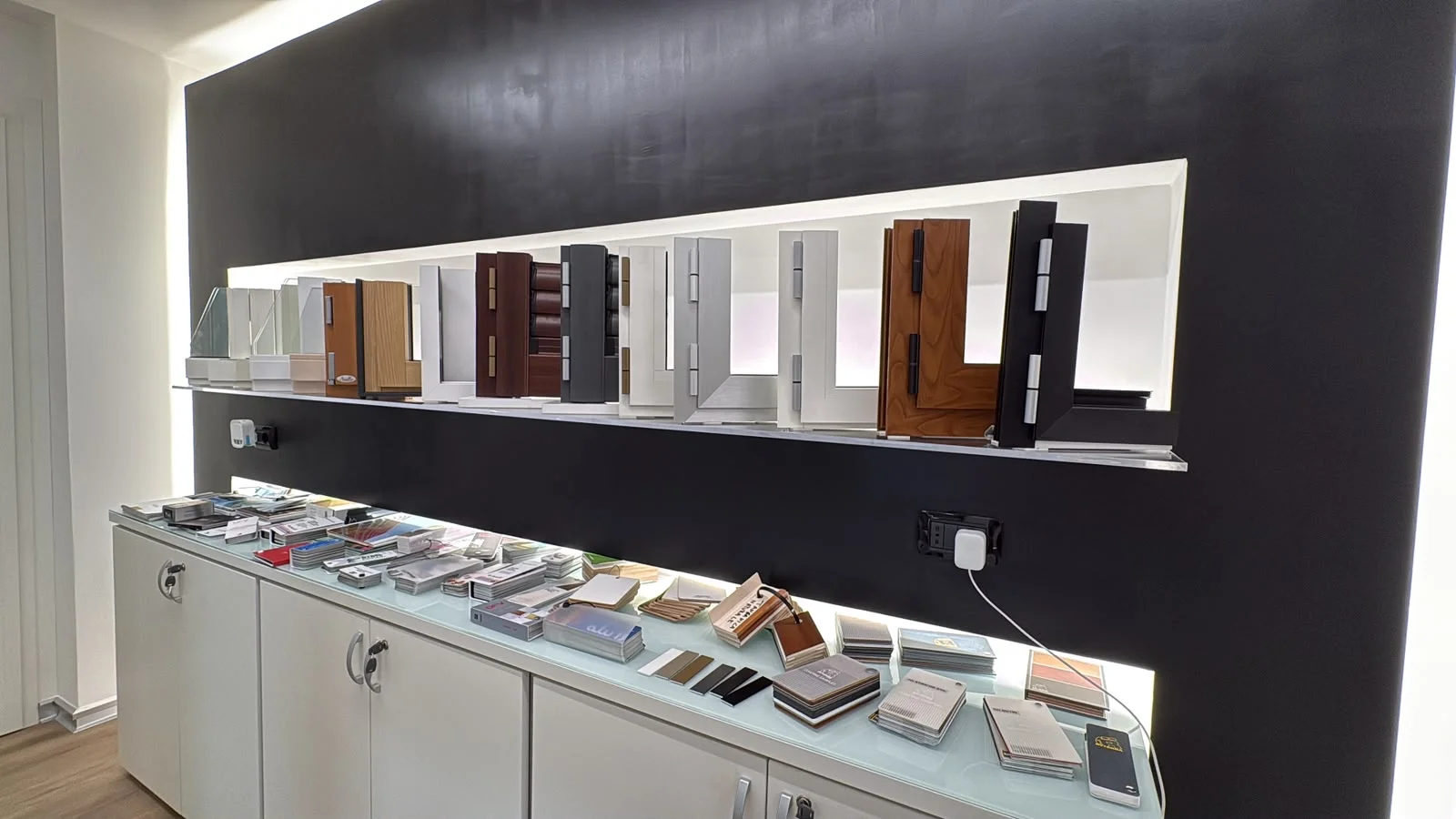 Finestra in alluminio battente — IS Metal
